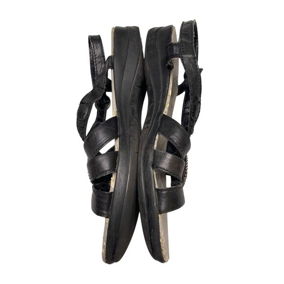 Bare Traps Jovial Wedge Slingback Sandals Leather Strap Medallion Detail 6.5M - Picture 3 of 16